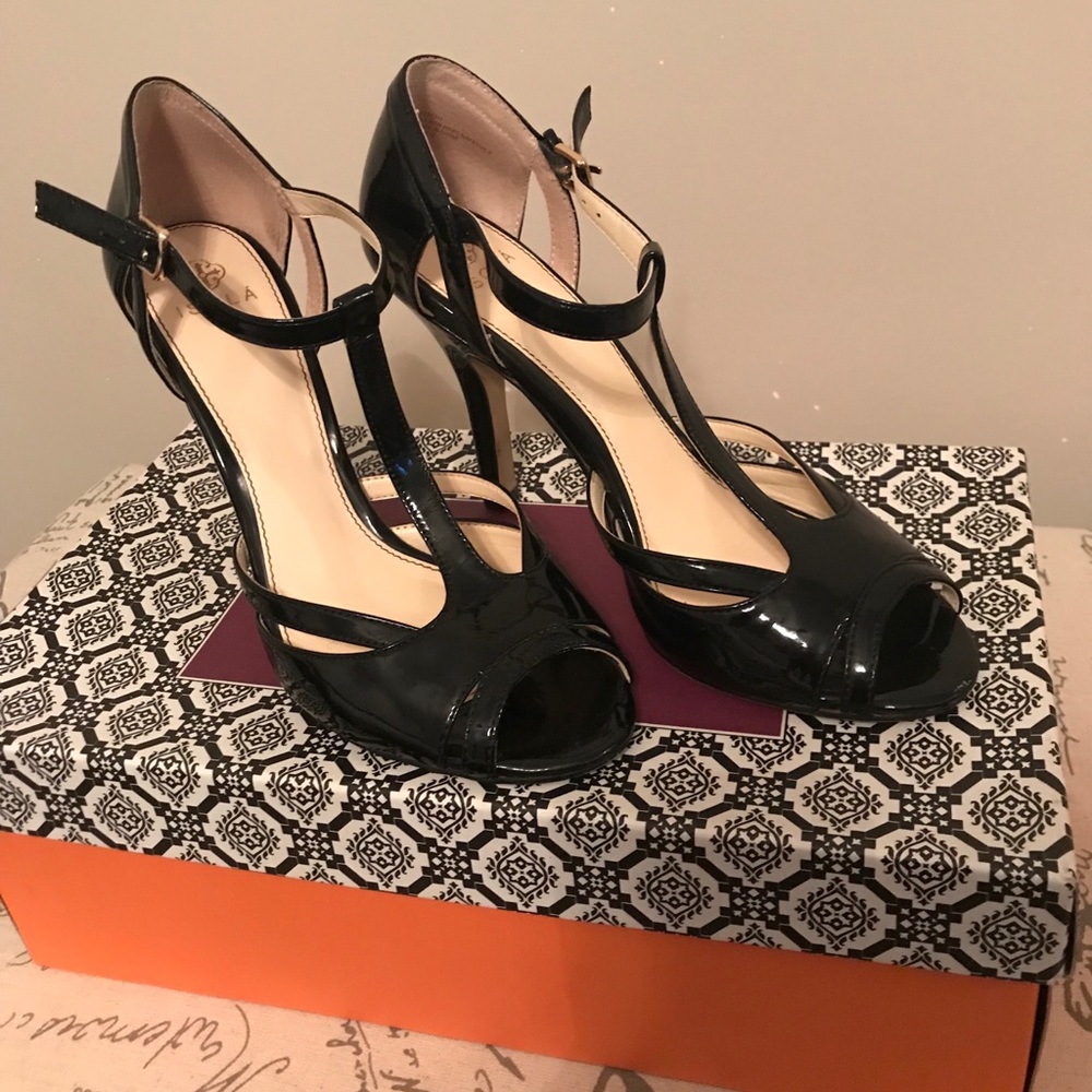 Isola Badre T-Strap Patent Leather High Heels 9